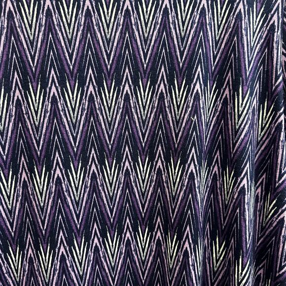 NWT LulaRoe Caroline Purple Chevron Open Cardigan Women's Size Medium Knit Flowy - Picture 6 of 7